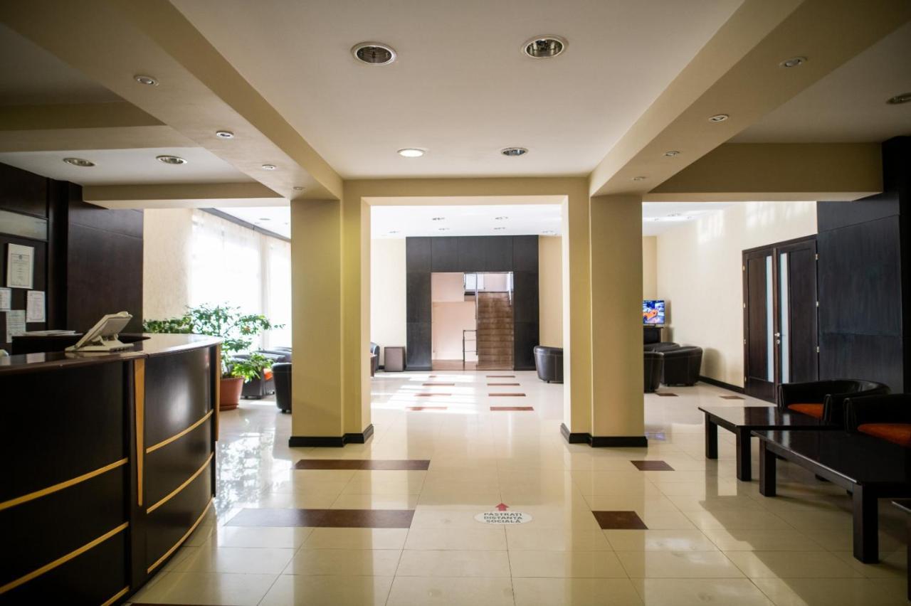 Hotel Savior Васлуй Экстерьер фото