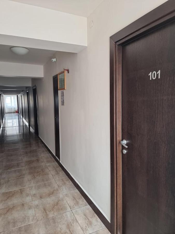 Hotel Savior Васлуй Экстерьер фото