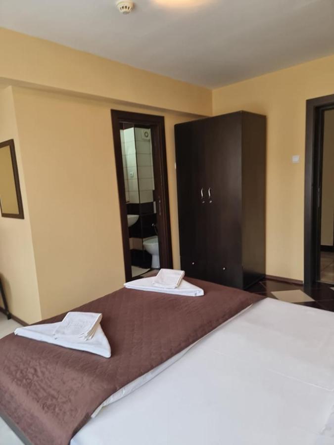 Hotel Savior Васлуй Экстерьер фото
